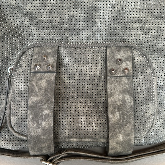 She + Lo Gorgeous Hobo Handbag. Silver color - Picture 2 of 11